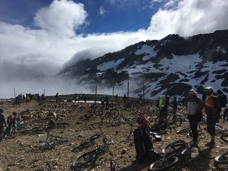 The start area for Megavalanche 2018 qualifying at Dômes des Rousses.