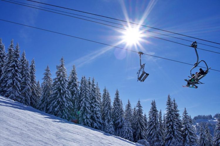 Nauchets lift, Les Gets. Up-Stix Fantastic half term ski holiday conditions.